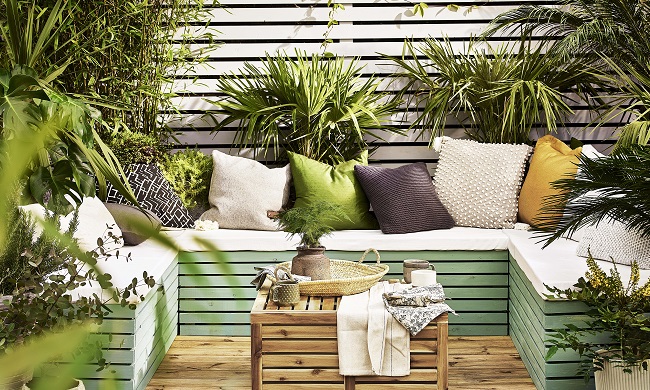 5 Budget DIY Projects to Brighten up your Garden