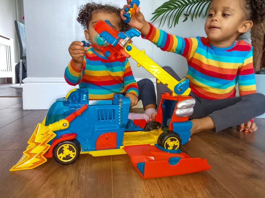 SuperThings Rivals of Kaboom rescue truck review