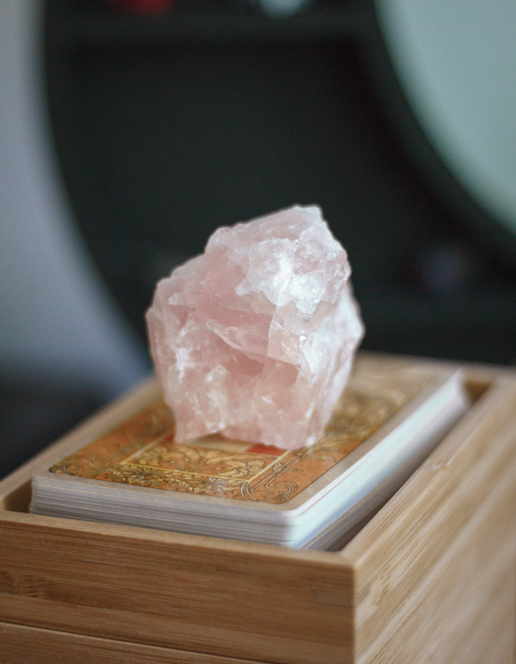 rose quartz fertility crystal 