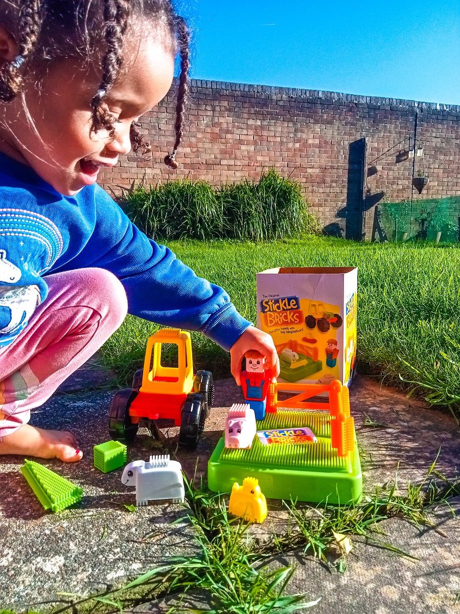 Stickle Bricks farm set review