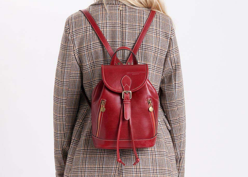 Discover the Fantini Pelletteria Italian women s leather backpack