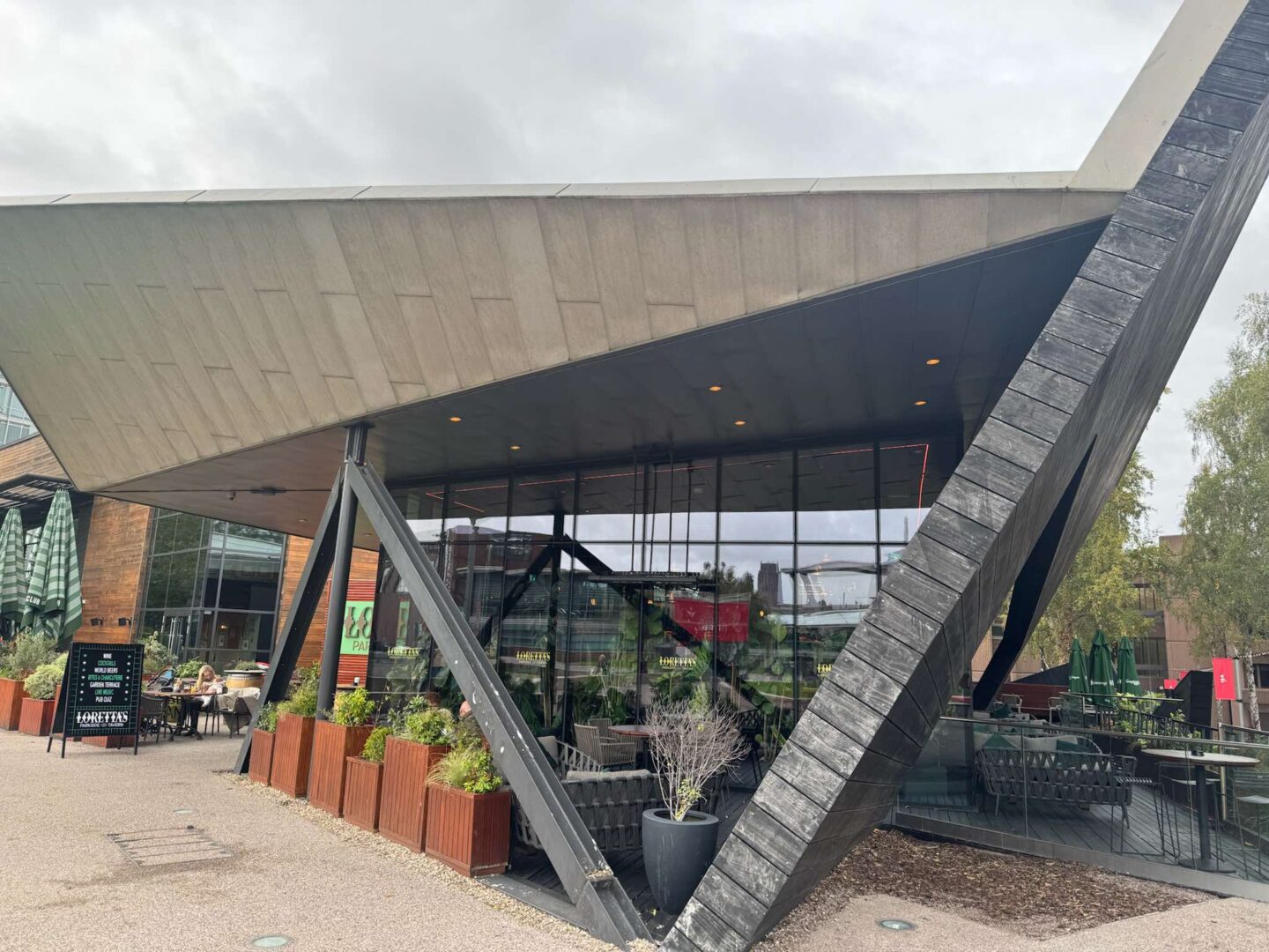 Loretta's Parkside Tavern Liverpool