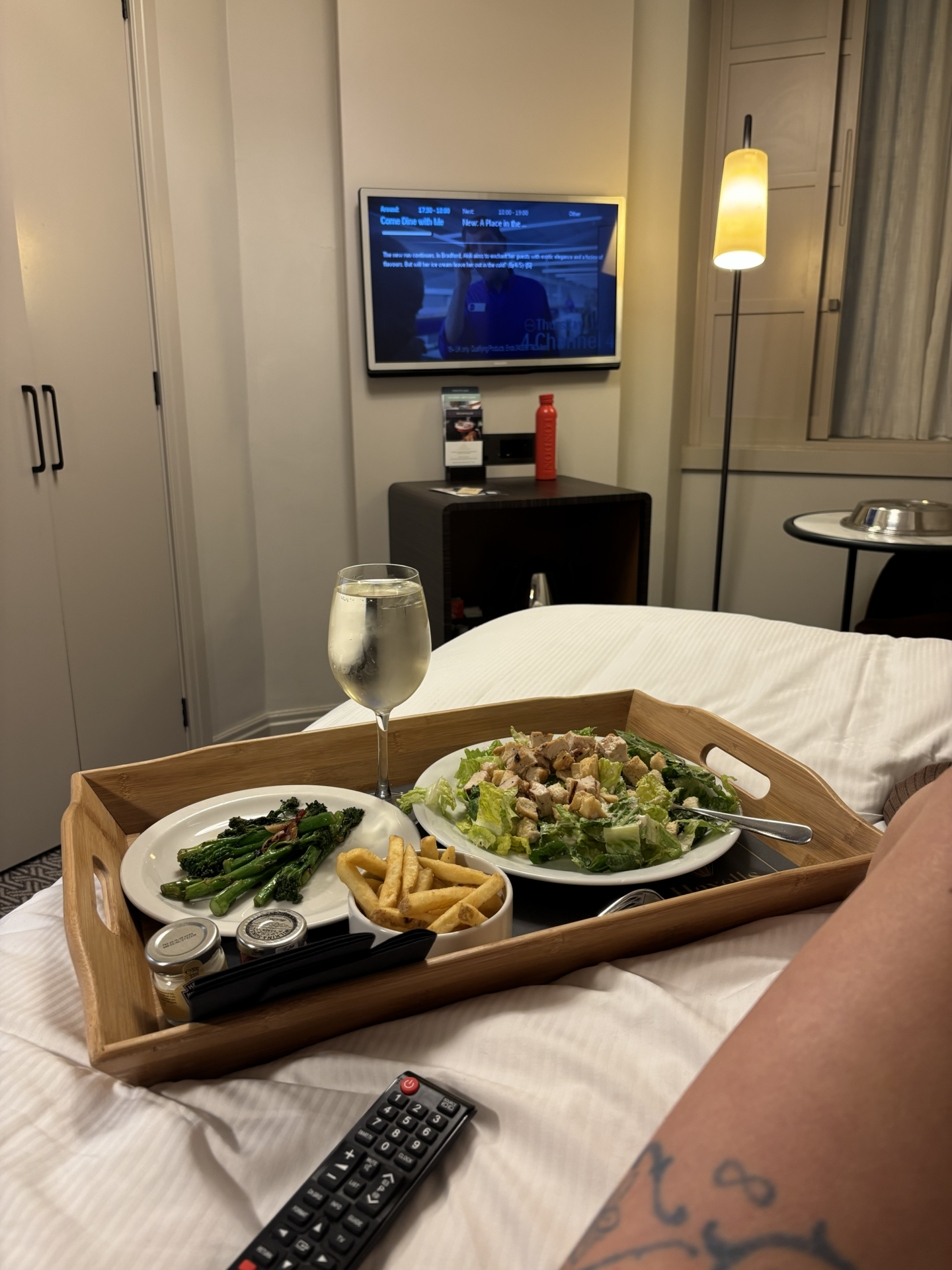 strand palace room service