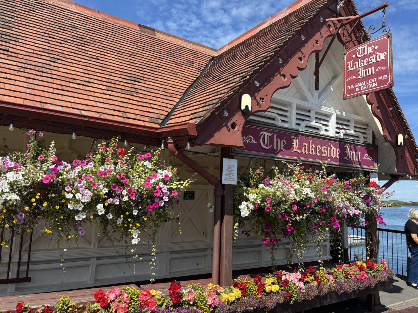 lakeside inn southport smallest pub in britain